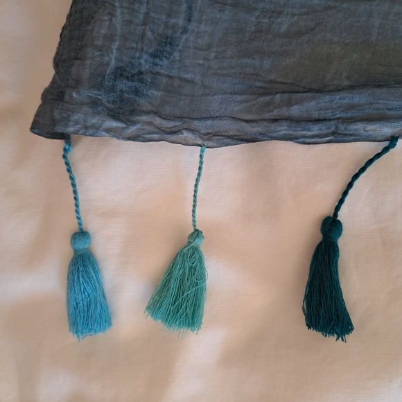 Indaba Scarf with Tassels - Picture 8 of 9